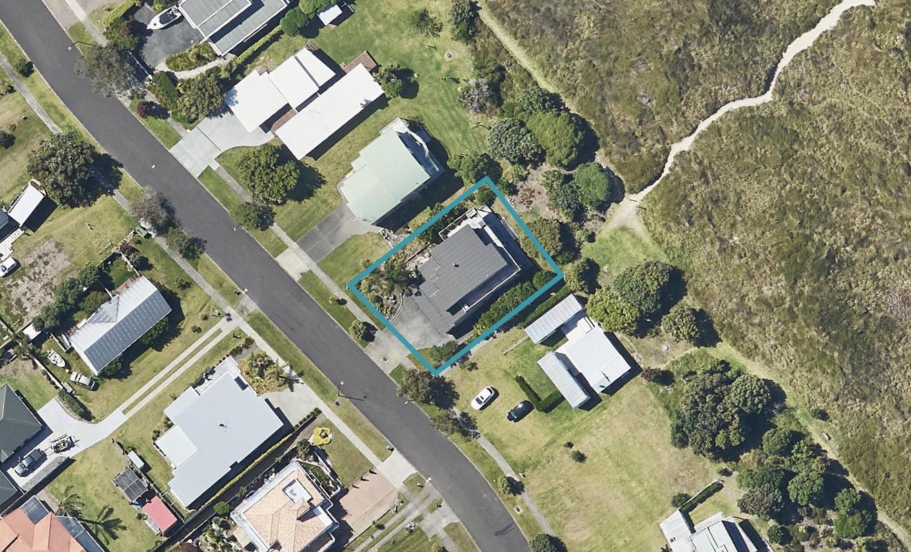 33 Bowentown Boulevard, Bowentown, Waihi Beach - Carousel 1