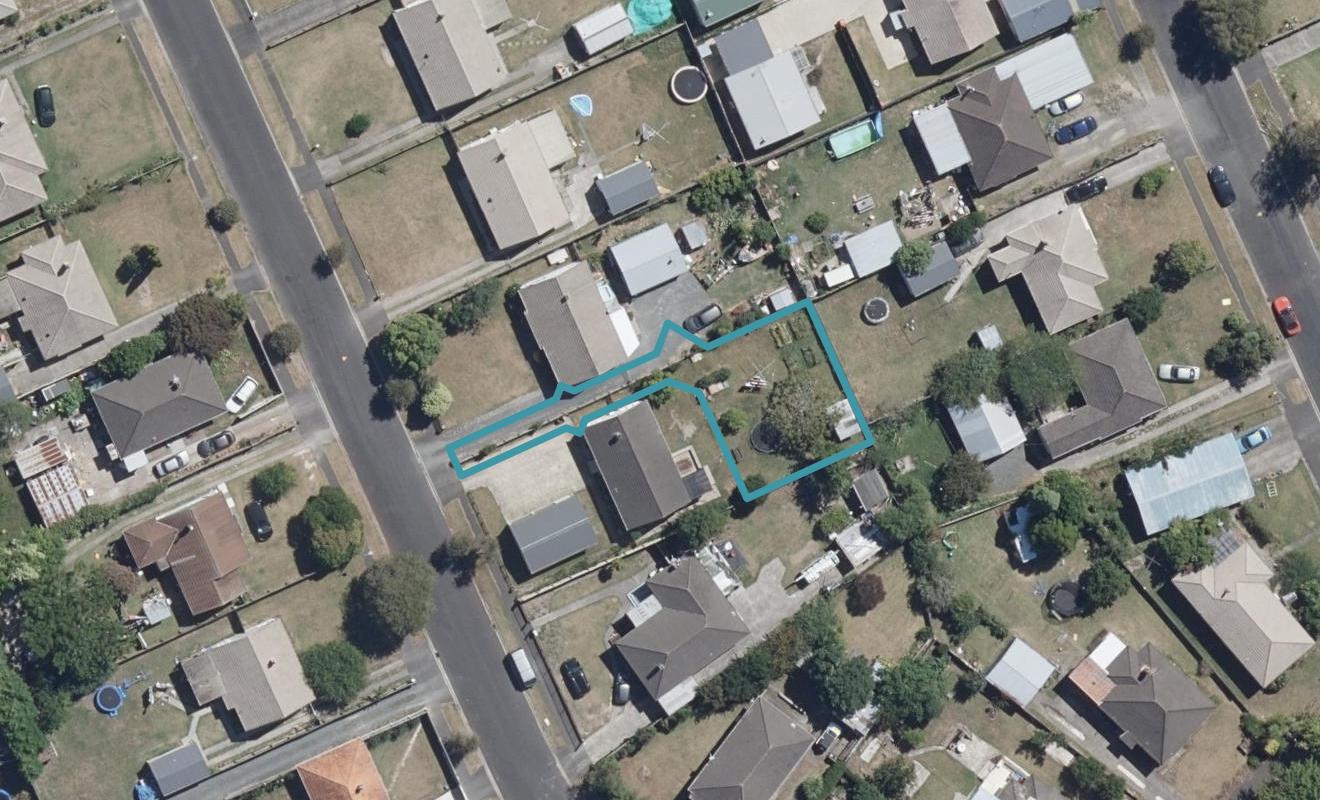 3/12 Paul Crescent, Fairfield, Hamilton - Carousel 1