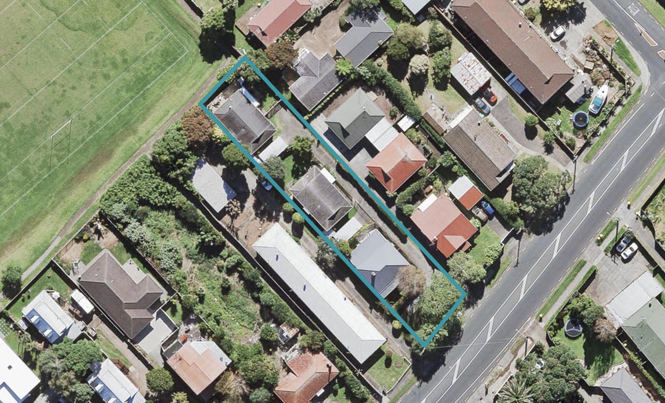 2/103 Titirangi Road, New Lynn, Auckland - Carousel 1