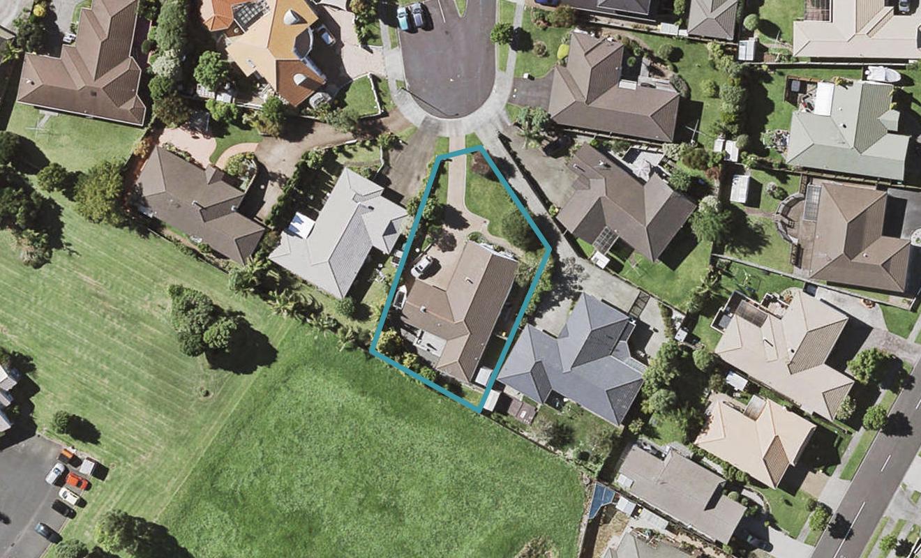 11 Campian Place, Golflands, Auckland - Carousel 1