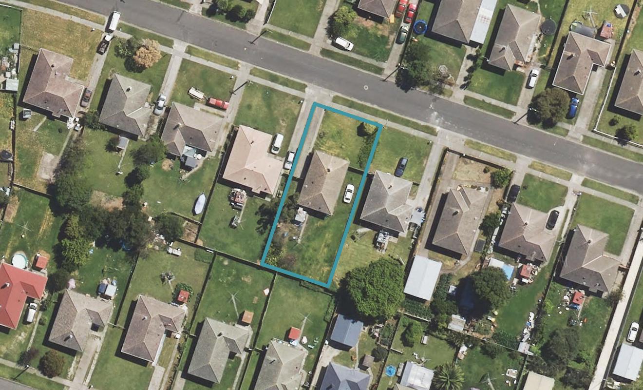 11 Belfast Crescent, Kaiti, Gisborne - Carousel 1