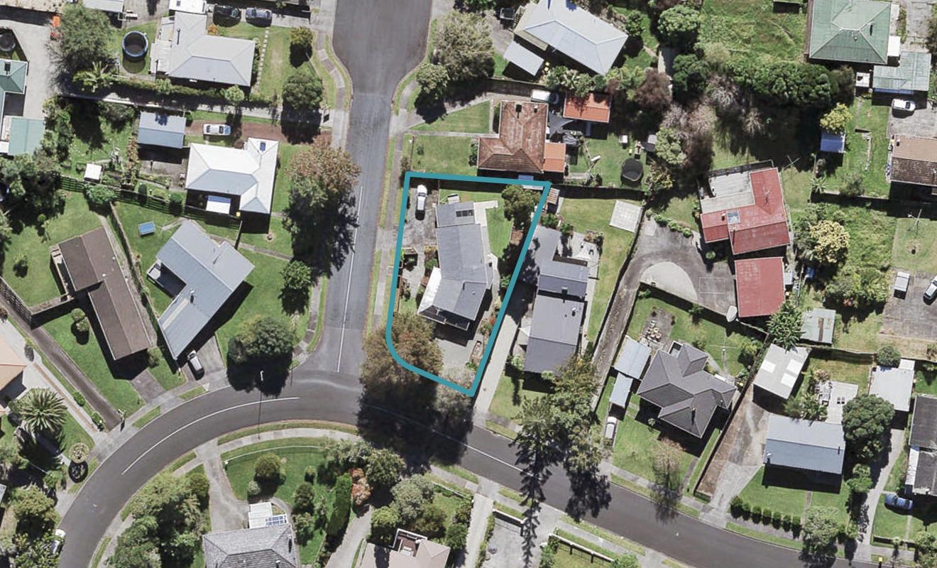 14 Miltonia Avenue, Te Atatu South, Auckland - Carousel 1