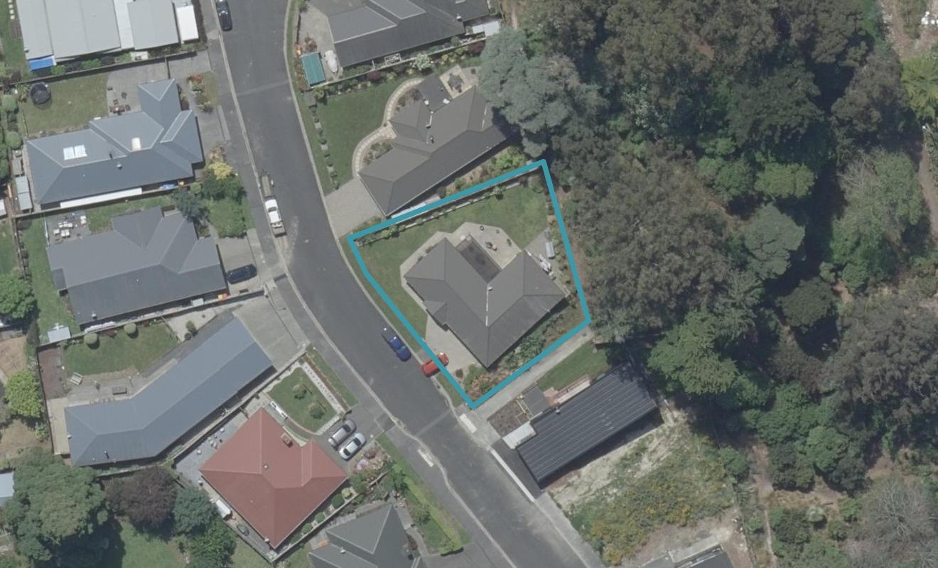 10 Saint James Place, Fairfield, Dunedin - Carousel 1