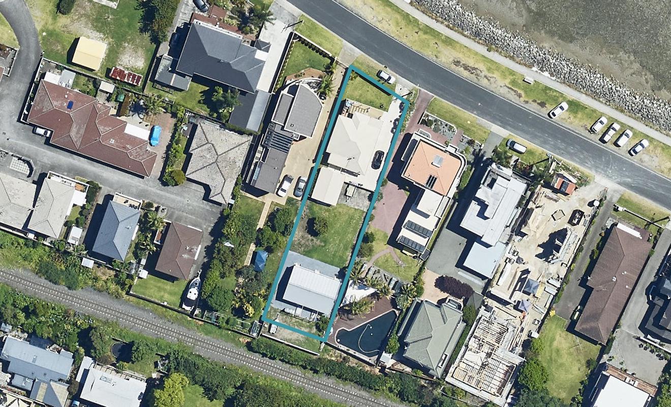 32 Harbour Drive, Otumoetai, Tauranga - Carousel 1