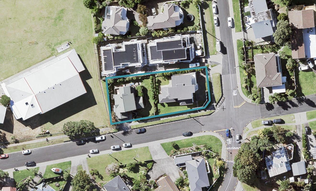 2/22 Masterton Road, Rothesay Bay, Auckland - Carousel 1