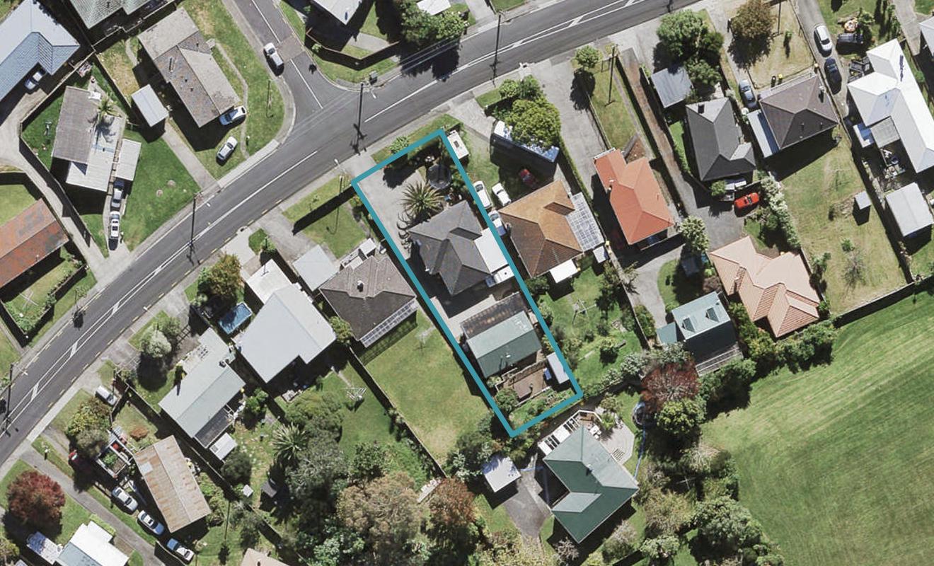 62 Vodanovich Road, Te Atatu South, Auckland - Carousel 1