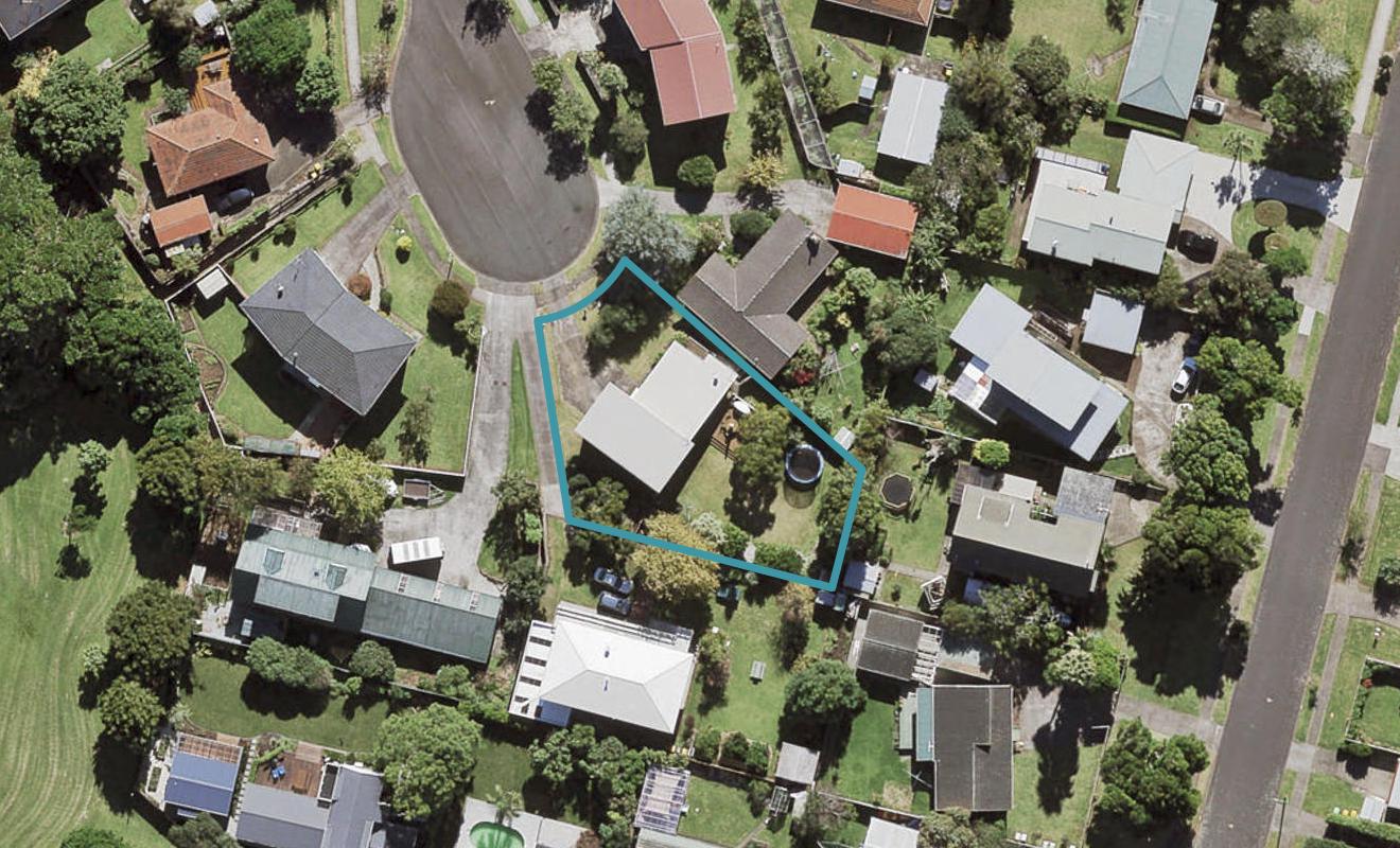 10 Witla Court, Mangere Bridge, Auckland - Carousel 1