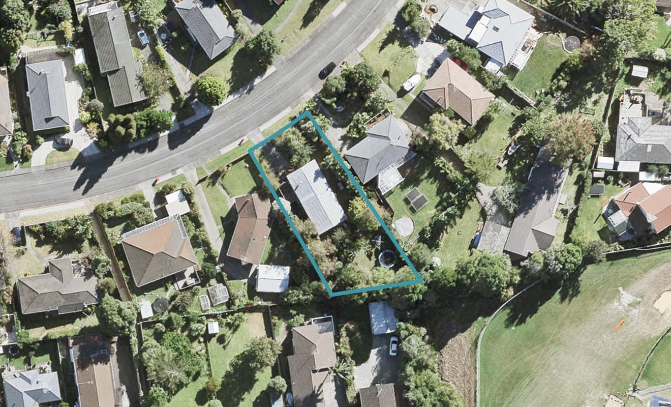 9 Carina Crescent, Torbay, Auckland - Carousel 1
