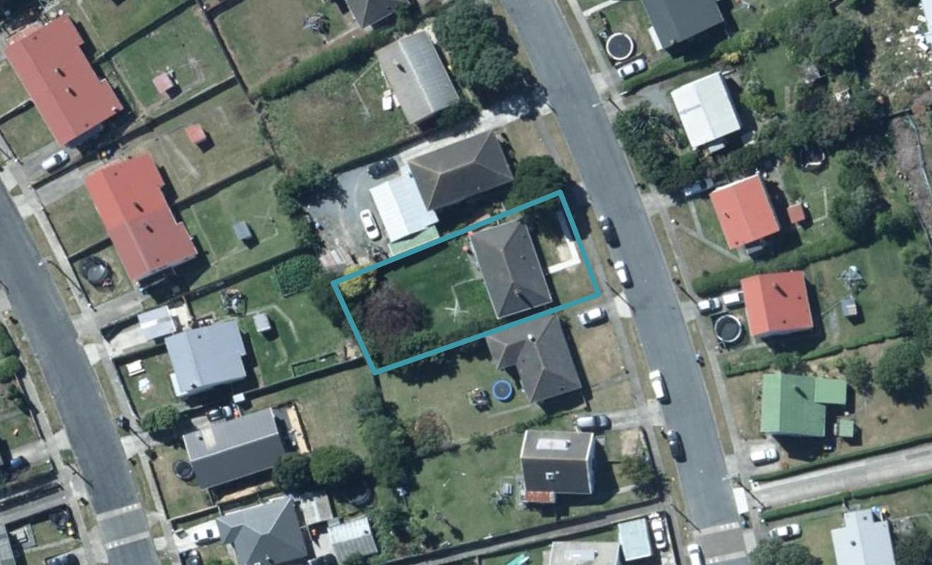 20 Aberfeldy Street, Cannons Creek, Porirua - Carousel 1
