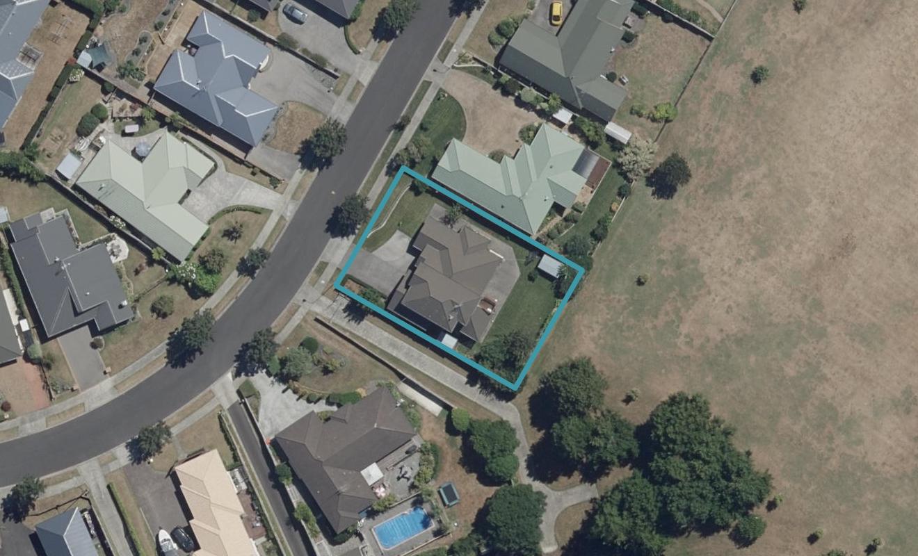 11 Limousin Place, Grandview Heights, Hamilton - Carousel 1