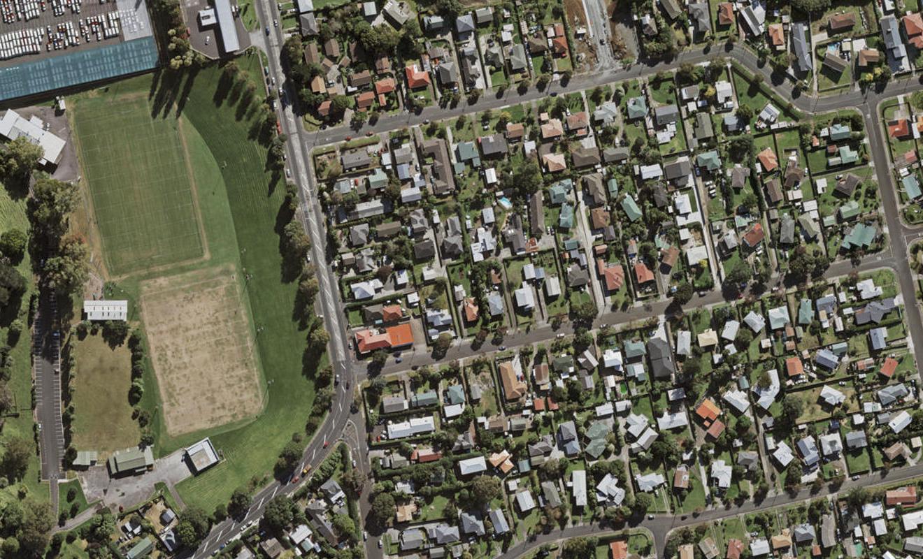 2/12 Camp Road, Mount Wellington, Auckland - Carousel 1