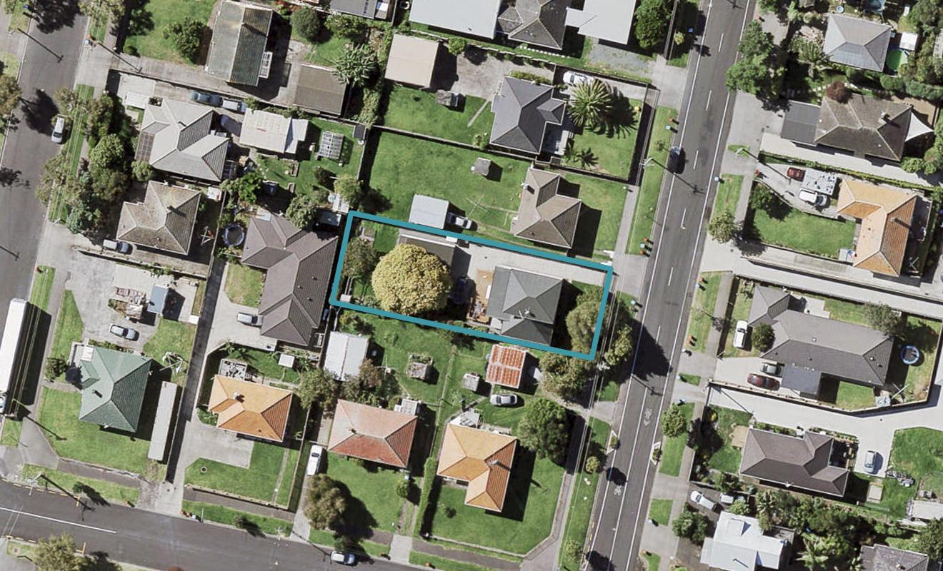 203 Riverside Avenue, Point England, Auckland - Carousel 1