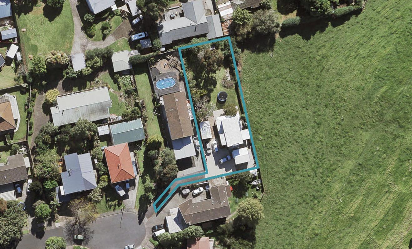 68 Ridgemount Rise, Mangere Bridge, Auckland - Carousel 1