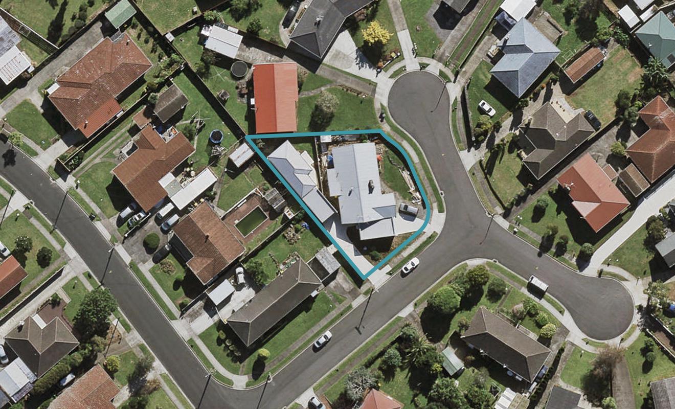 4 Holden Place, Manukau, Auckland - Carousel 1