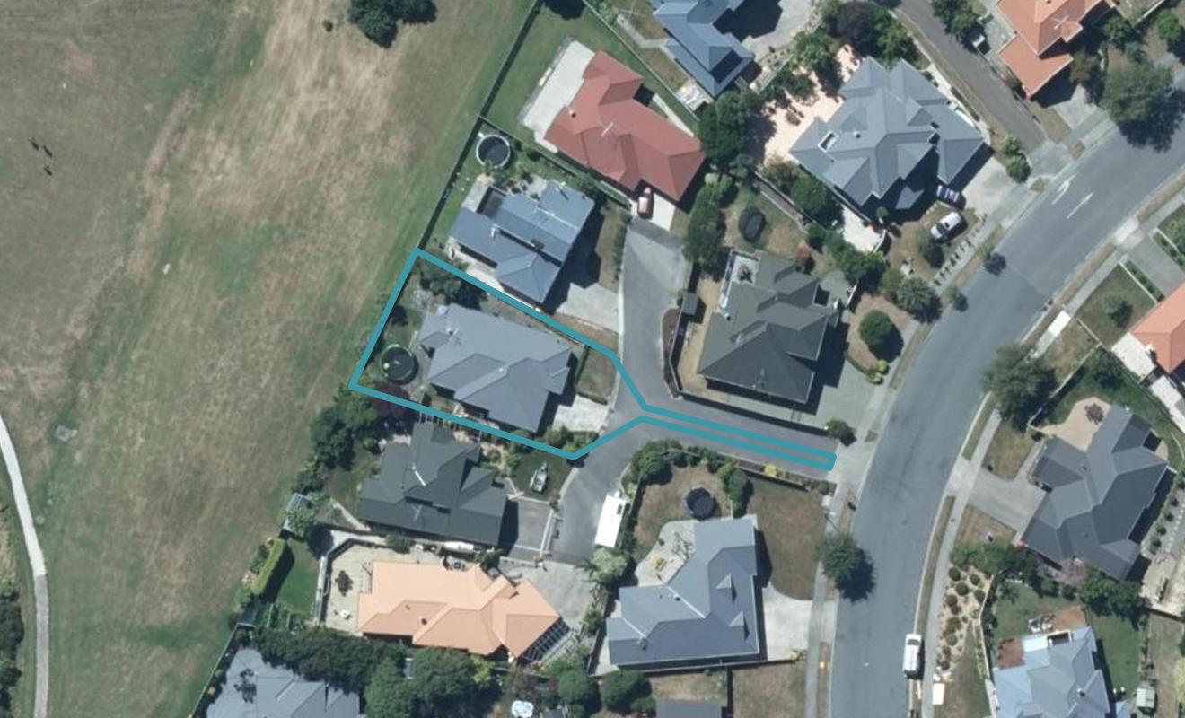 76 Samwell Drive, Whitby, Porirua - Carousel 1