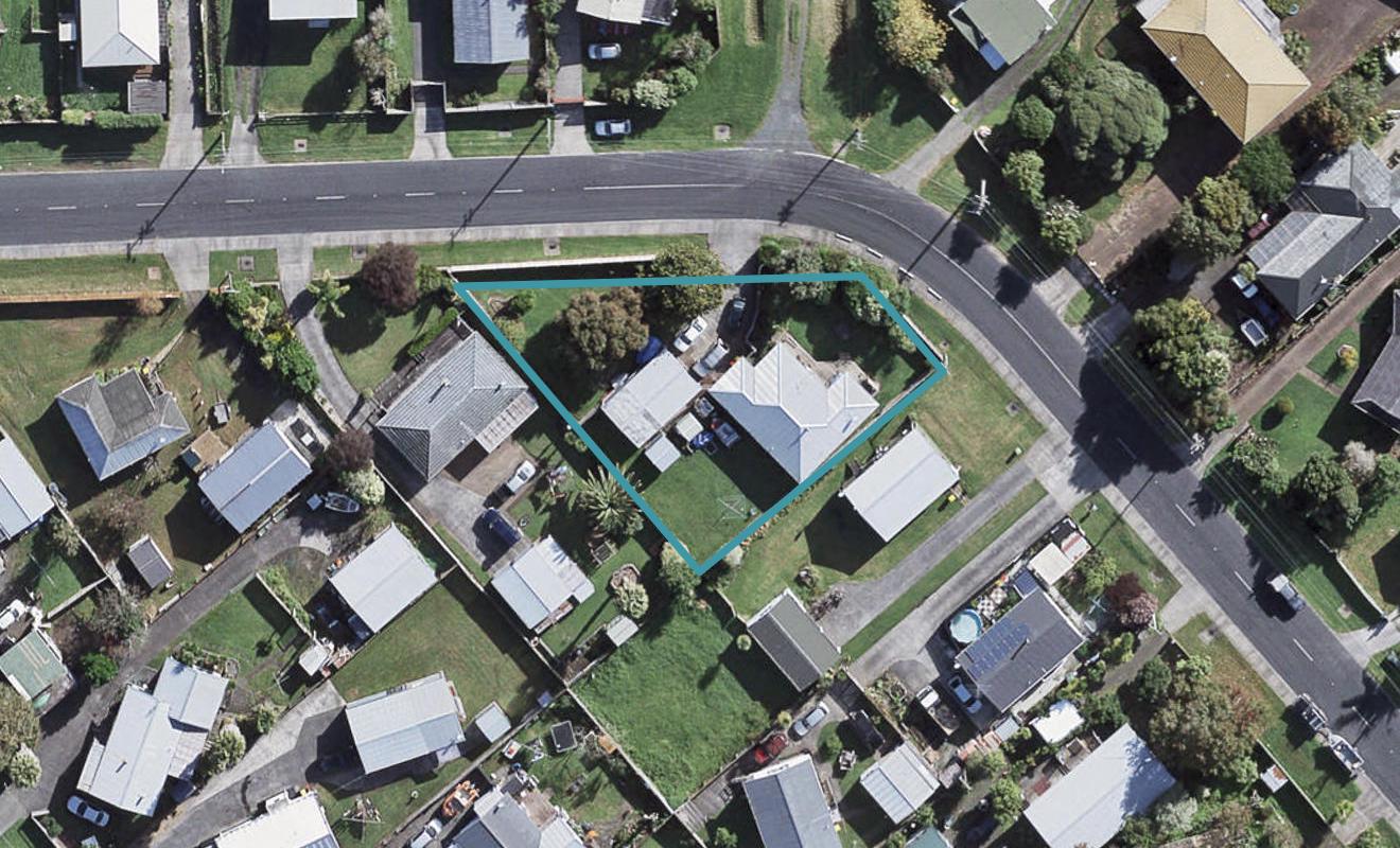 14 Parakai Avenue, Parakai, Helensville - Carousel 1