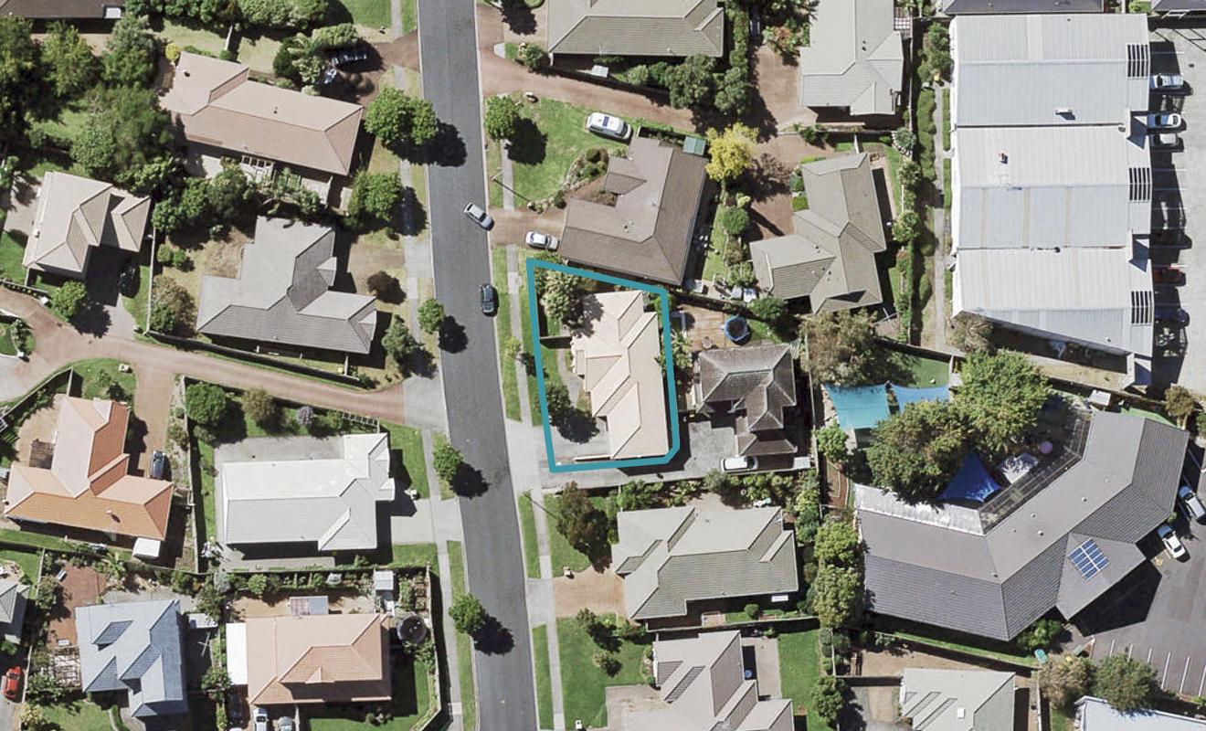 74 Bob Charles Drive, Golflands, Auckland - Carousel 1