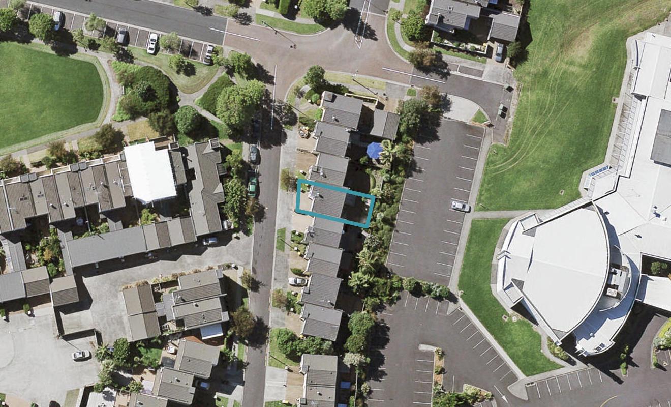 8 Puma Drive, Golflands, Auckland - Carousel 1