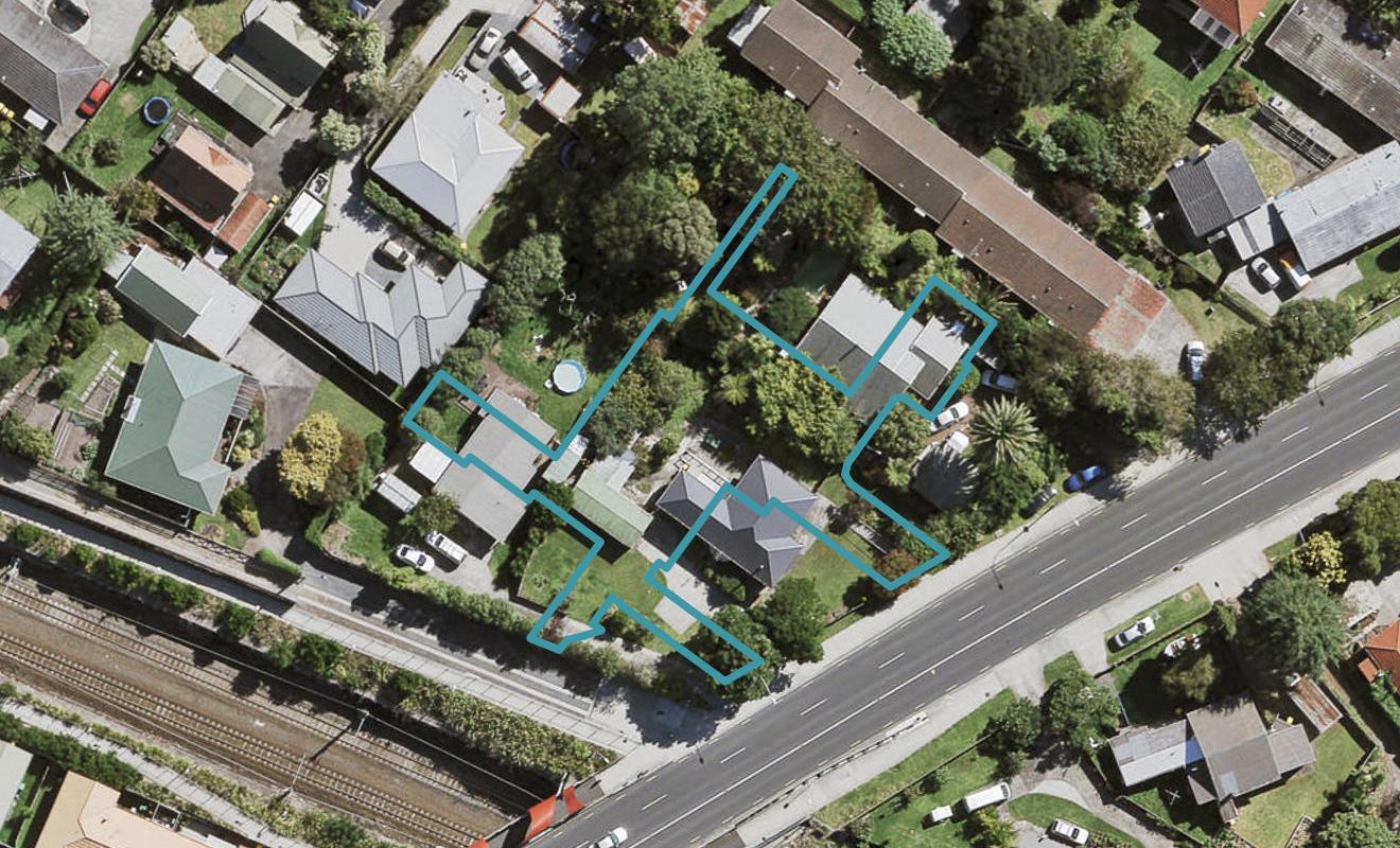 10 Red Arches Road, Henderson, Auckland - Carousel 1