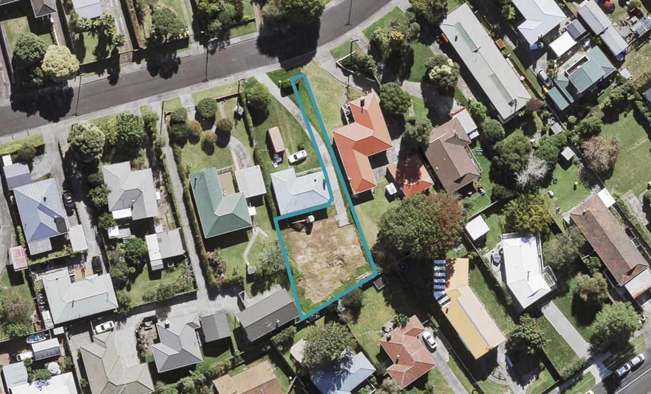 31A Coniston Avenue, Te Atatu South, Auckland - Carousel 1