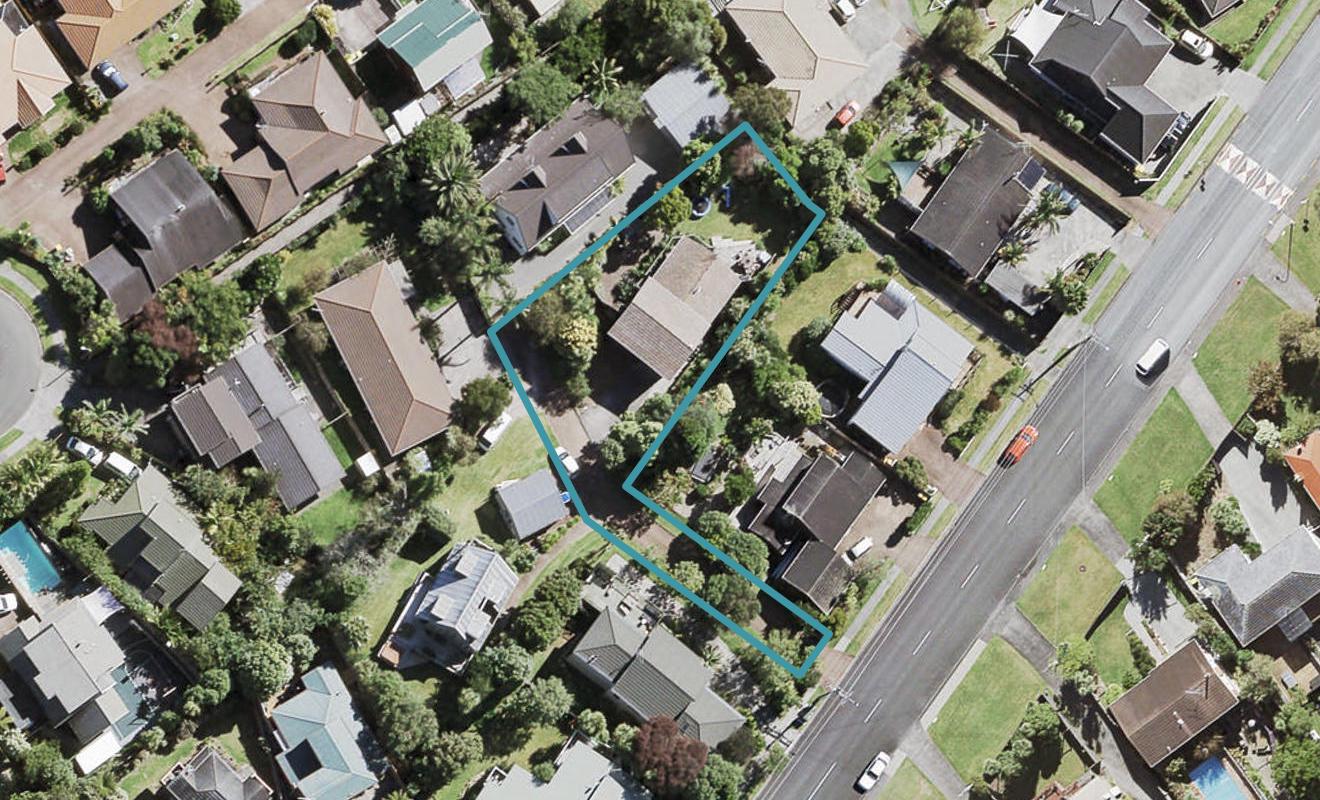 19A Avonleigh Road, Green Bay, Auckland - Carousel 1