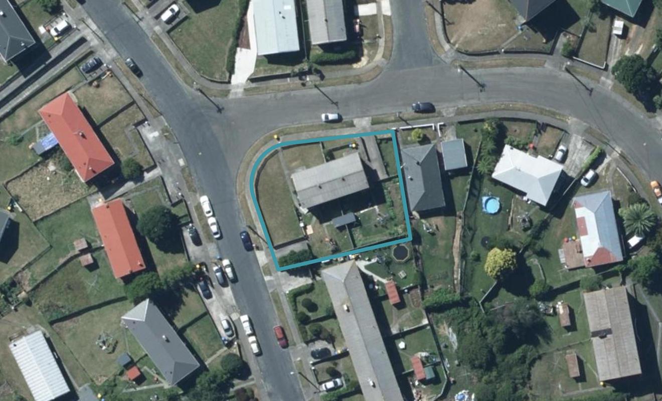 2 Worcester Place, Cannons Creek, Porirua - Carousel 1