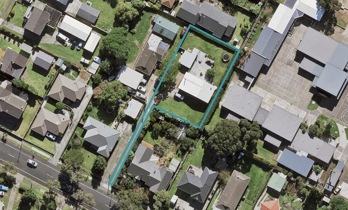 51A Muir Avenue, Mangere Bridge, Auckland - Carousel 1