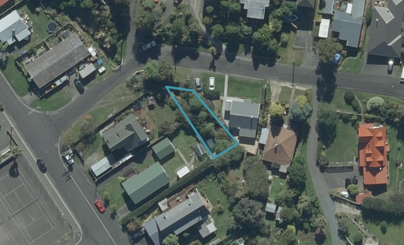 15A Greenacres Street, Macandrew Bay, Dunedin - Carousel 1