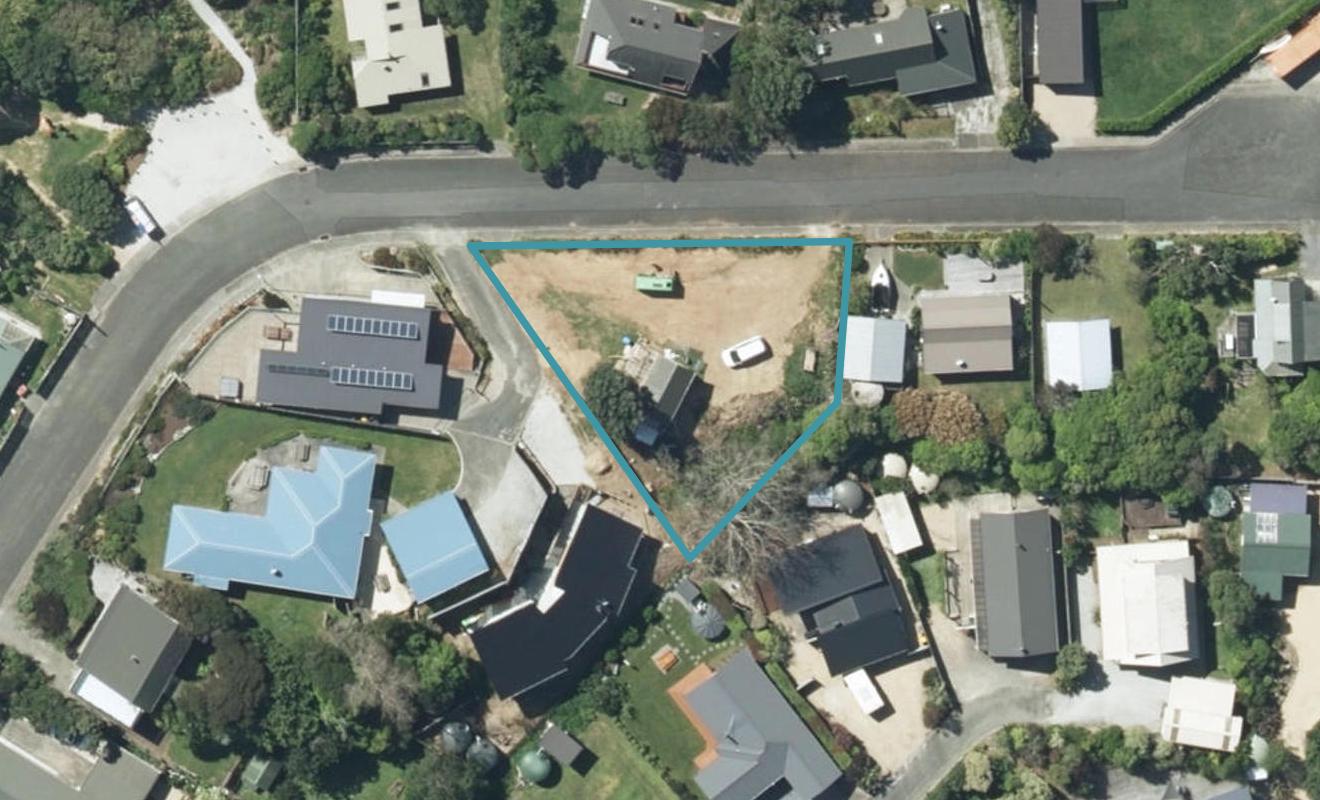36 Cornwall Place, Tata Beach - Carousel 1