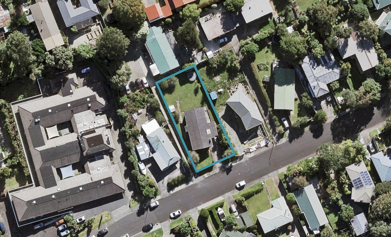 17 Gatman Street, Birkdale, Auckland - Carousel 1