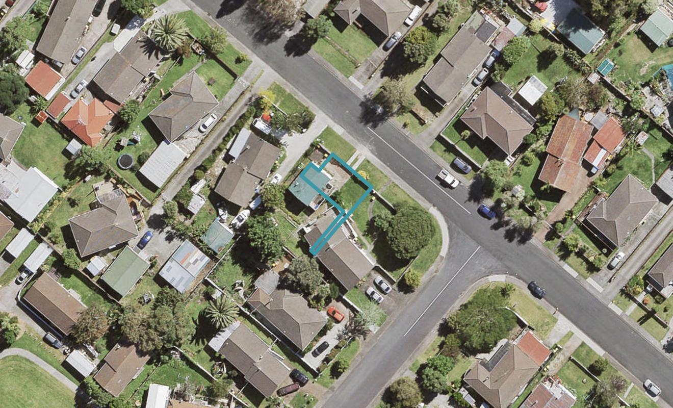 5/21 Newham Place, Henderson, Auckland - Carousel 1
