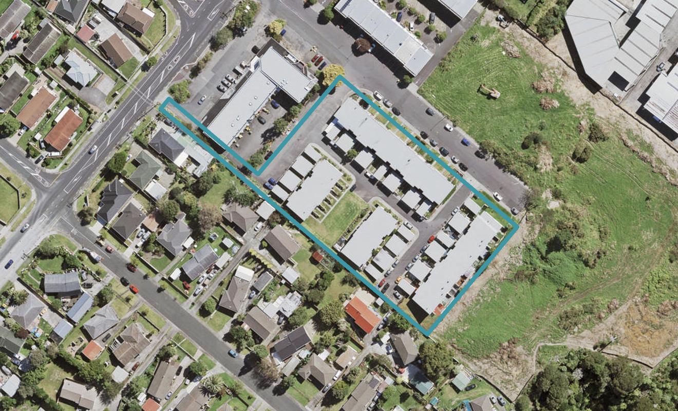 28/3 Hulme Place, Henderson, Auckland - Carousel 1