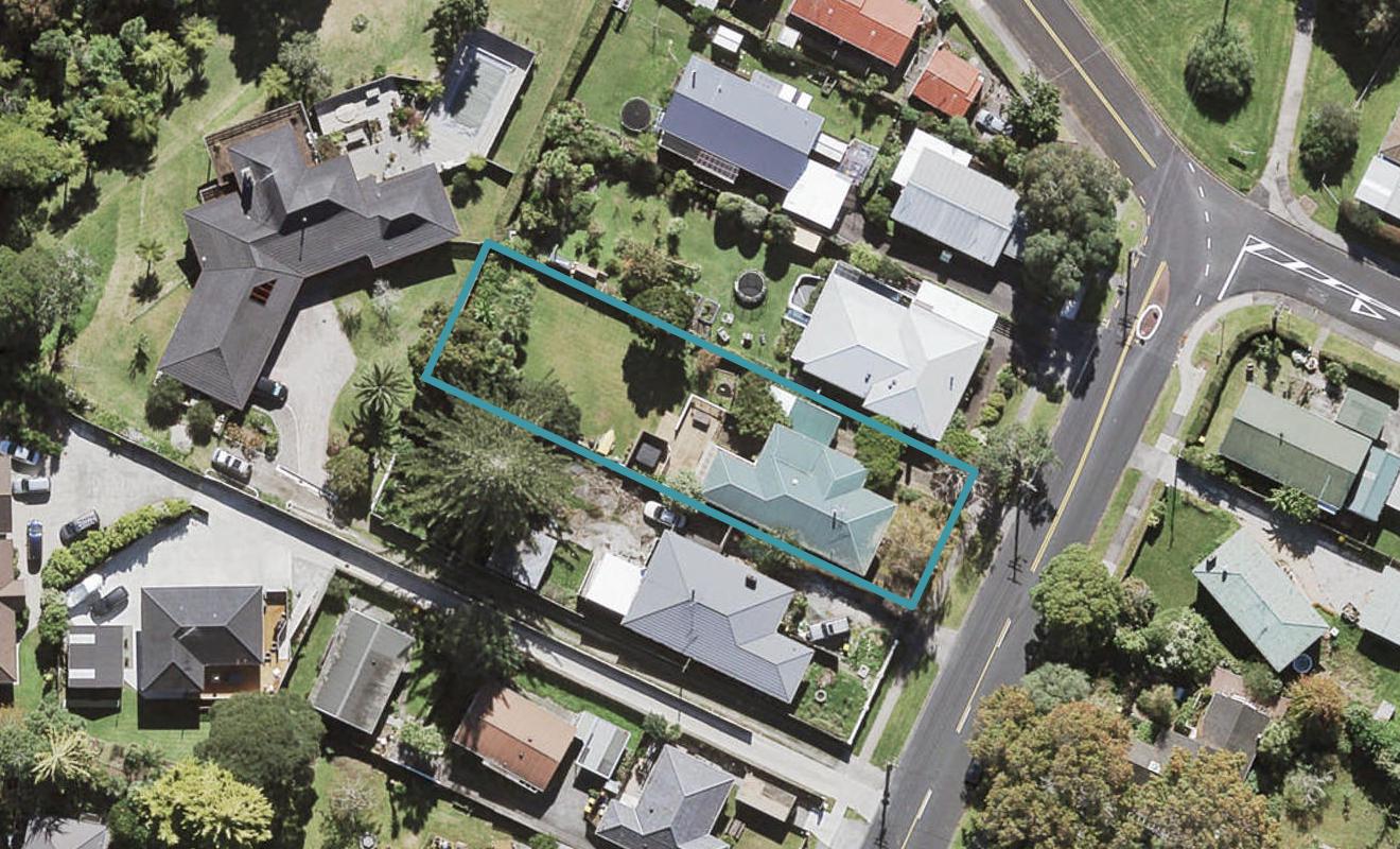 76 Tirimoana Road, Te Atatu South, Auckland - Carousel 1