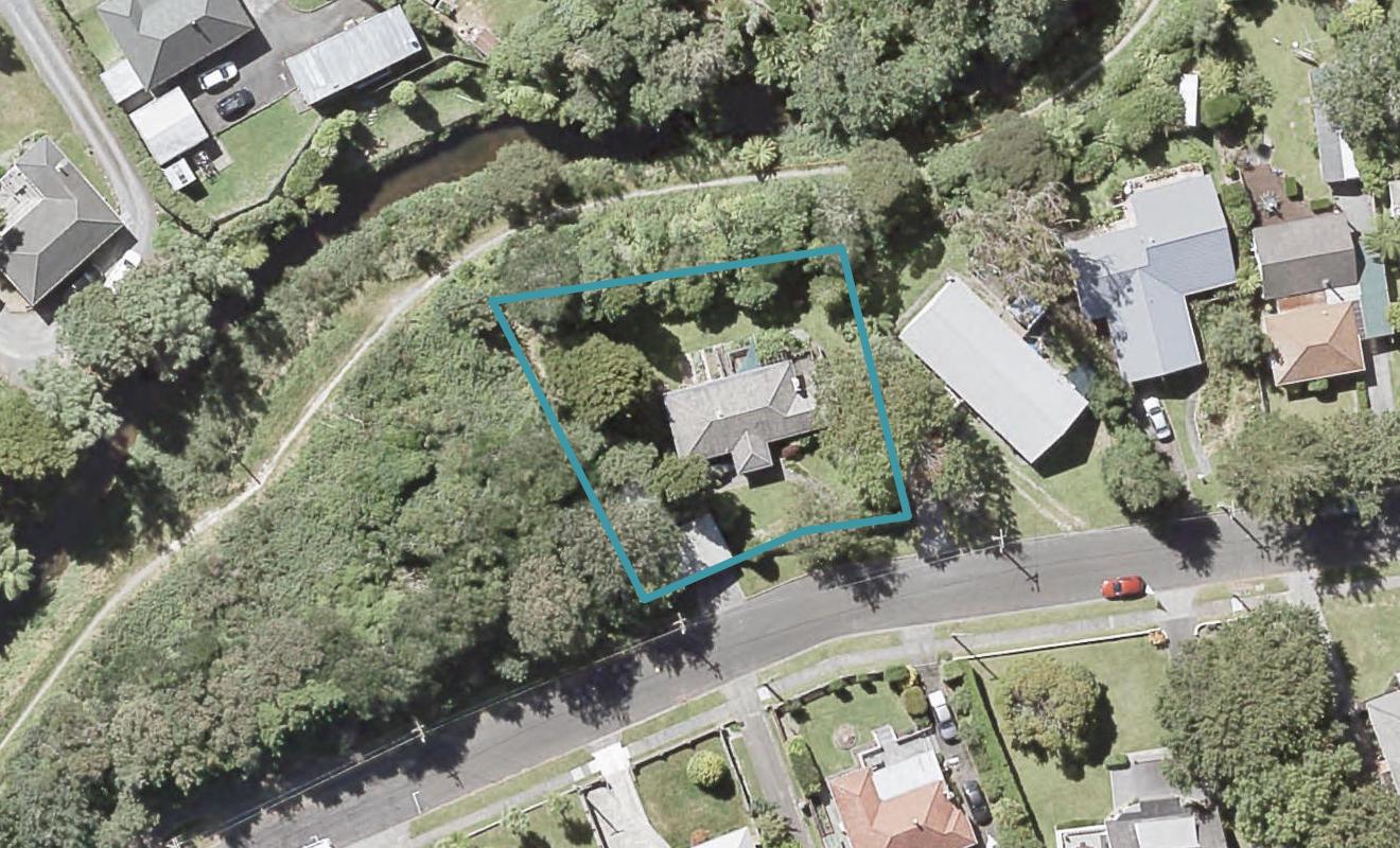 14 Rowe Parade, Wainuiomata, Lower Hutt - Carousel 1