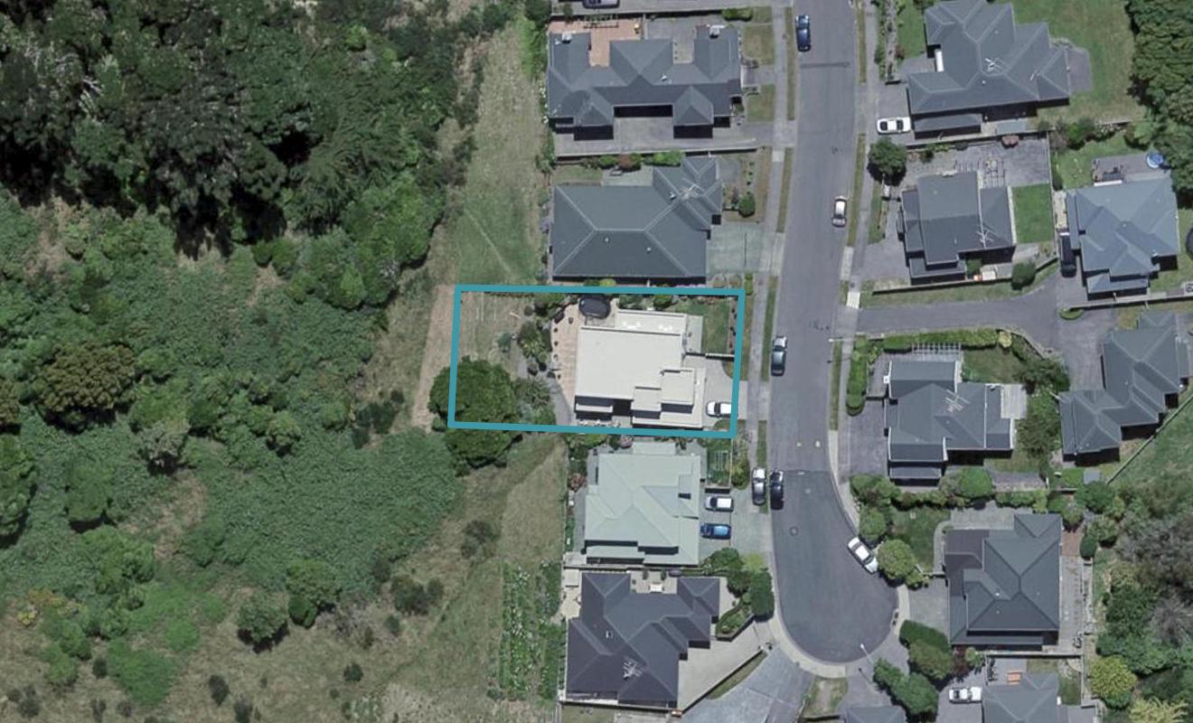16 Chippenham Grove, Churton Park, Wellington - Carousel 1