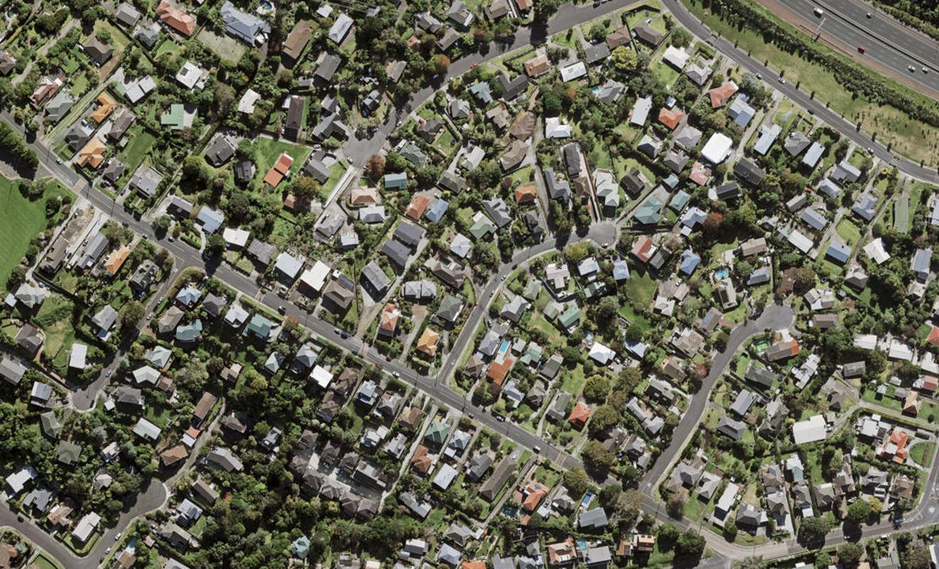 2 McIlroy Avenue, Hillsborough, Auckland - Carousel 1