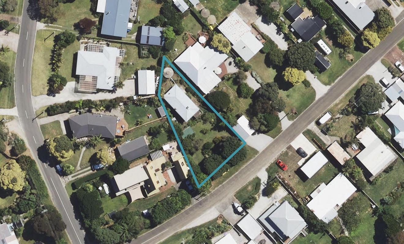 12 Douglas Street, Okitu, Gisborne - Carousel 1