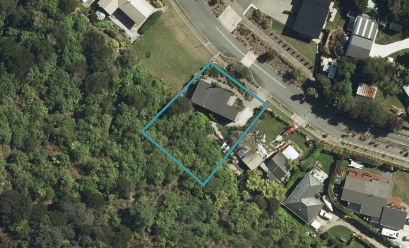 7 Newhaven Crescent, Marahau - Carousel 1
