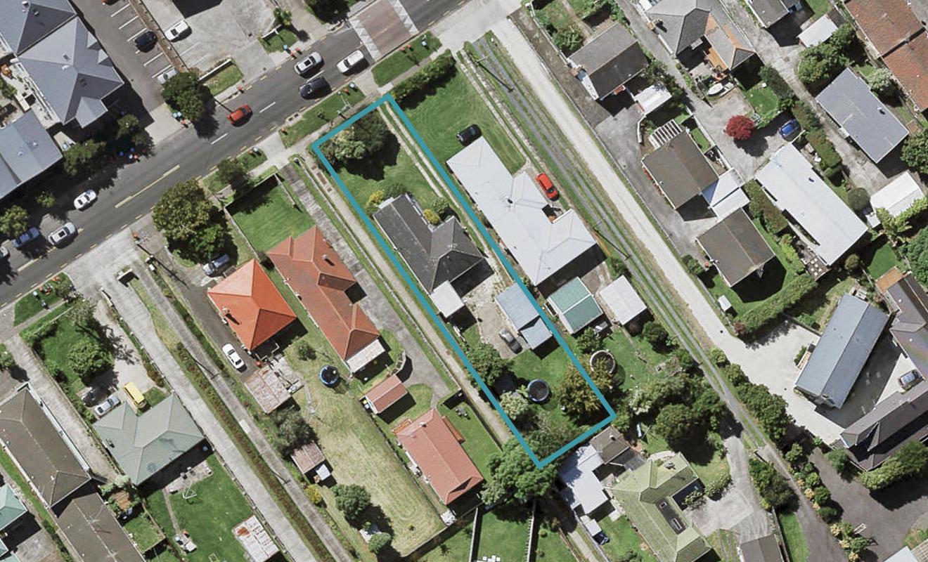 44 Ireland Road, Mount Wellington, Auckland - Carousel 1