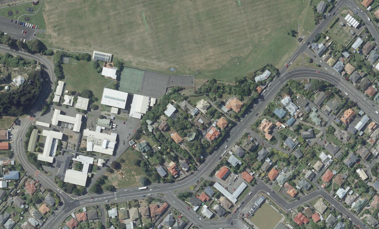 215 Musselburgh Rise, Andersons Bay, Dunedin - Carousel 1