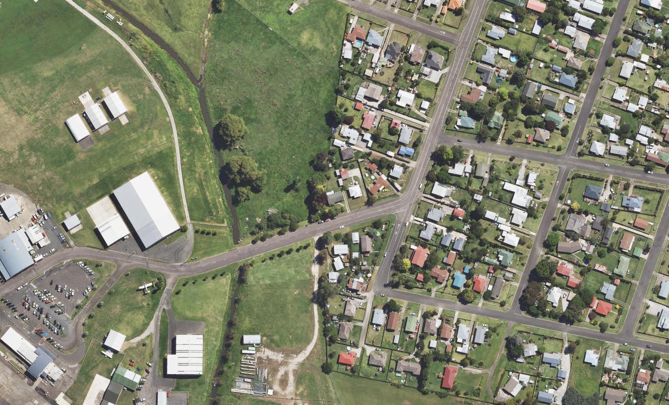 5 Aerodrome Road, Elgin, Gisborne - Carousel 1