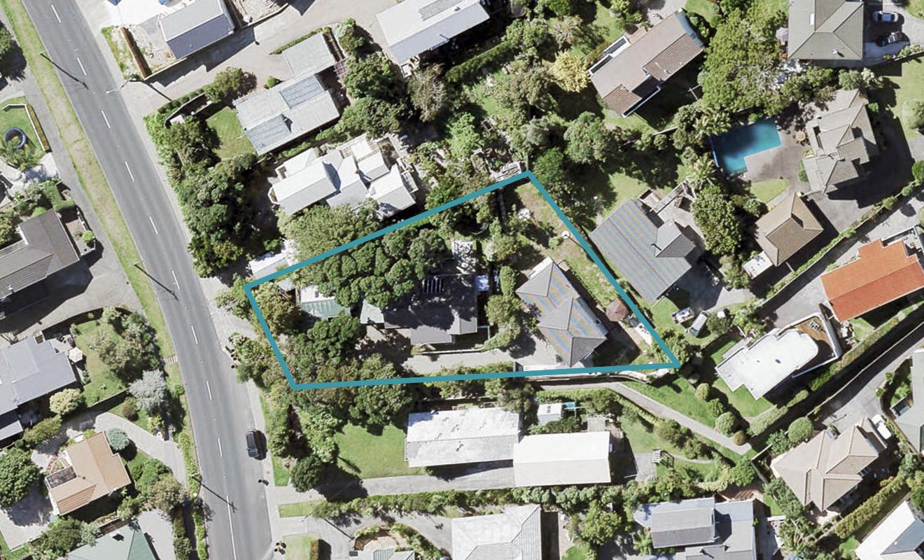 2/565 Beach Road, Murrays Bay, Auckland - Carousel 1