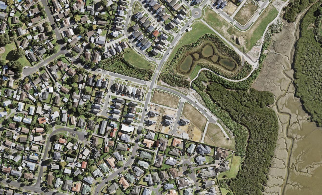 55 Becker Drive, Weymouth, Auckland - Carousel 1