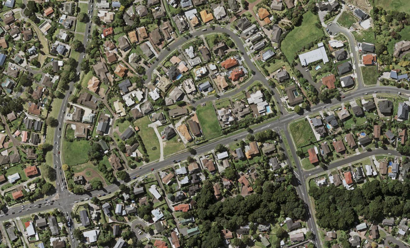 8B Rosewood Place, Goodwood Heights, Auckland - Carousel 1