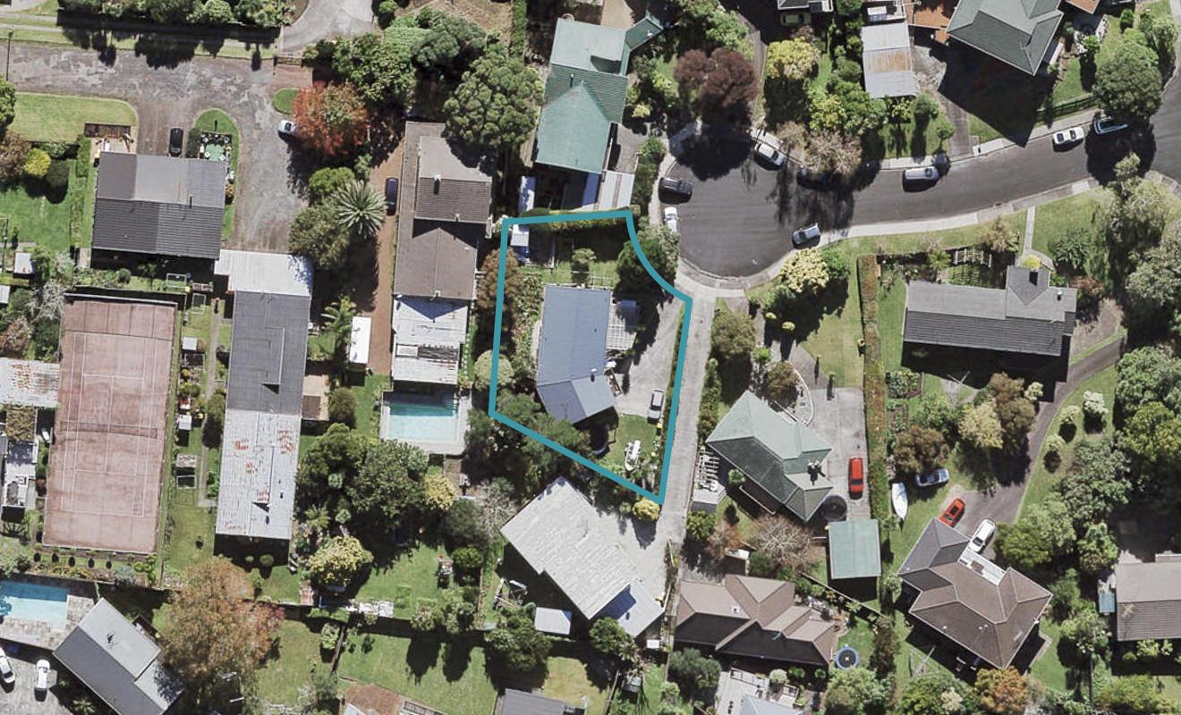 8 Fayette Place, Te Atatu South, Auckland - Carousel 1