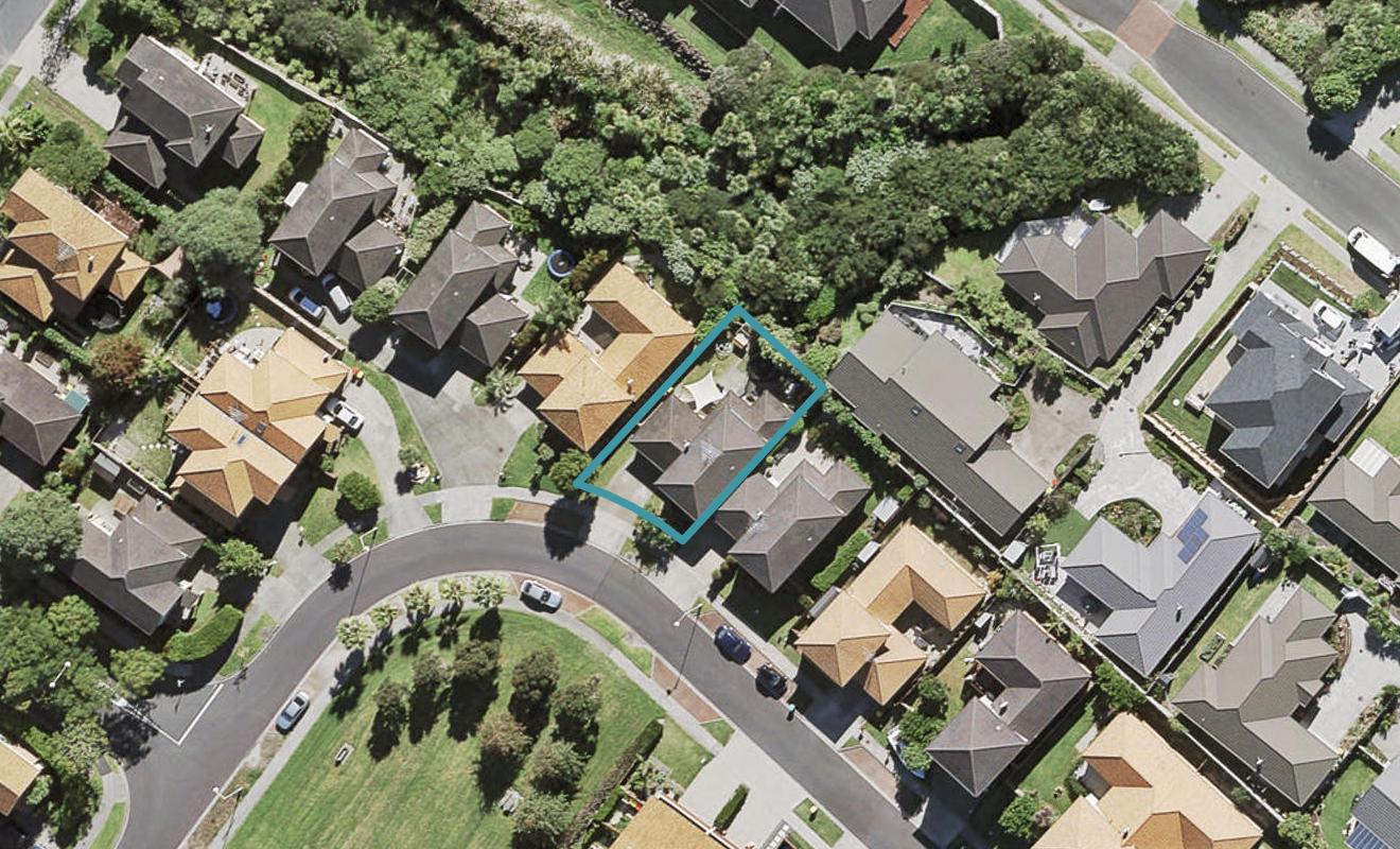 16 Greenbough Lane, Greenhithe, Auckland - Carousel 1