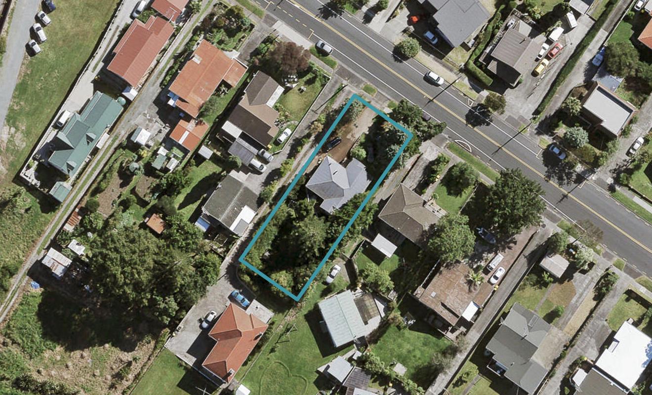 41 View Road, Henderson, Auckland - Carousel 1