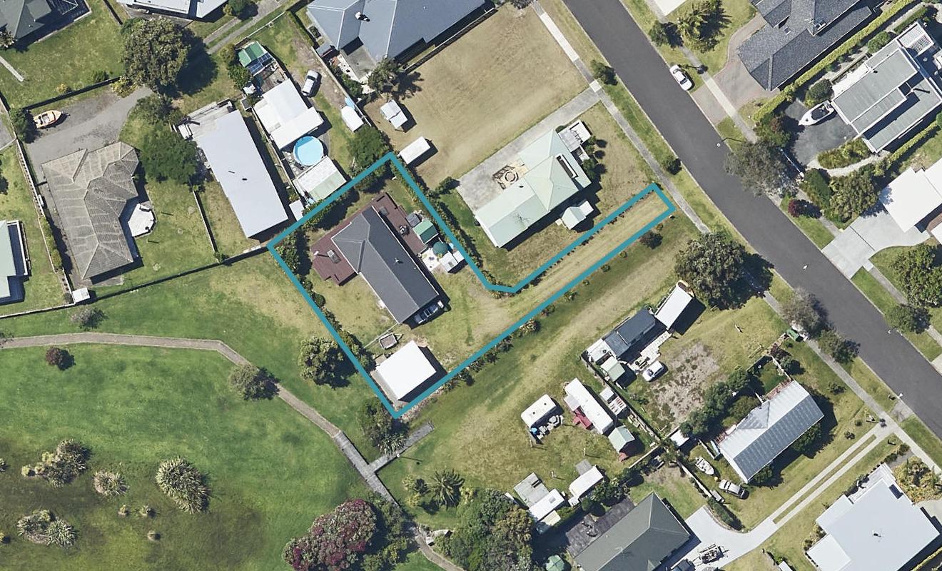 32 Bowentown Boulevard, Bowentown, Waihi Beach - Carousel 1