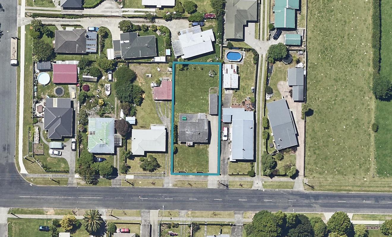 72 BEACH ROAD , Katikati, Western Bay Of Plenty - Carousel 1
