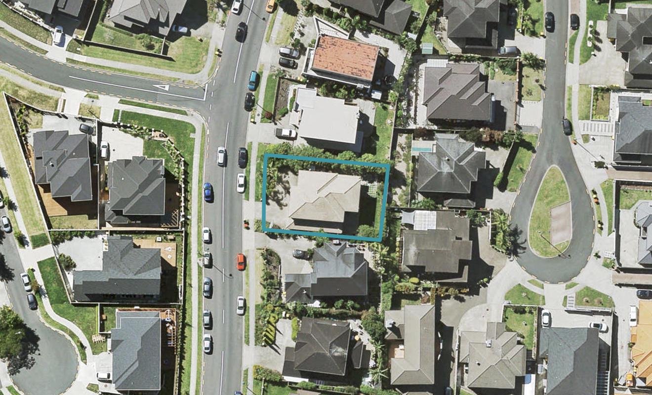 82 Medallion Drive, Oteha, Auckland - Carousel 1